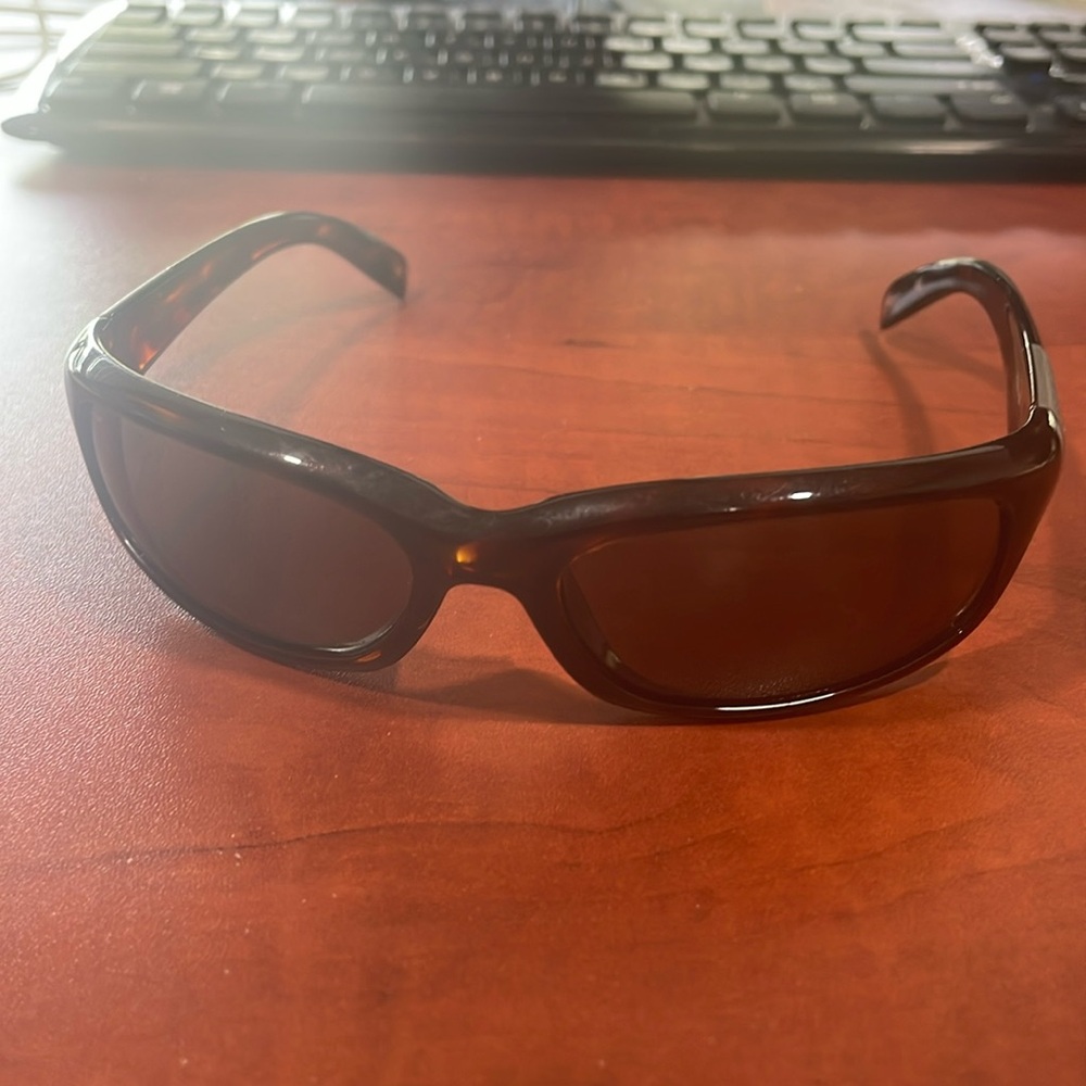 Serengeti Sport Polarized sunglasses. Black/brown color
